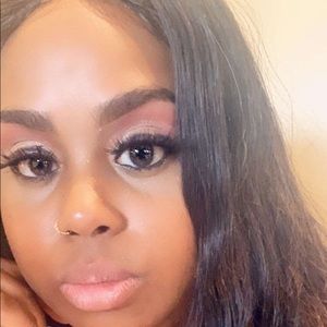 Meet your Posher, Alisha